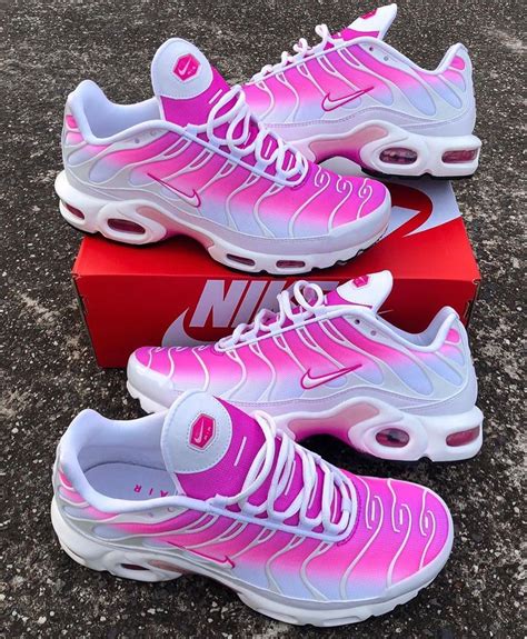 pink and white tns foot locker